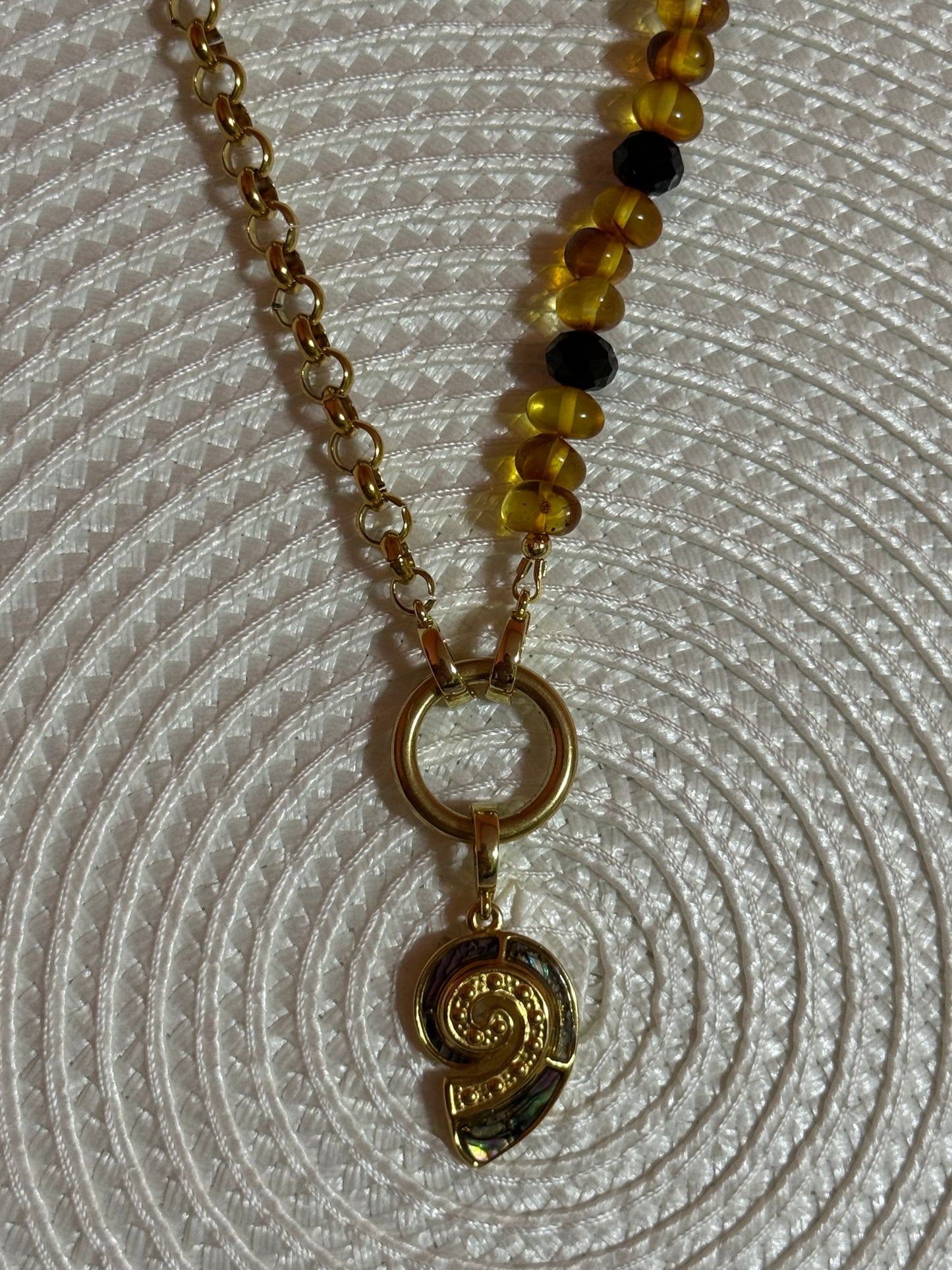 “Rock” grandinėlė