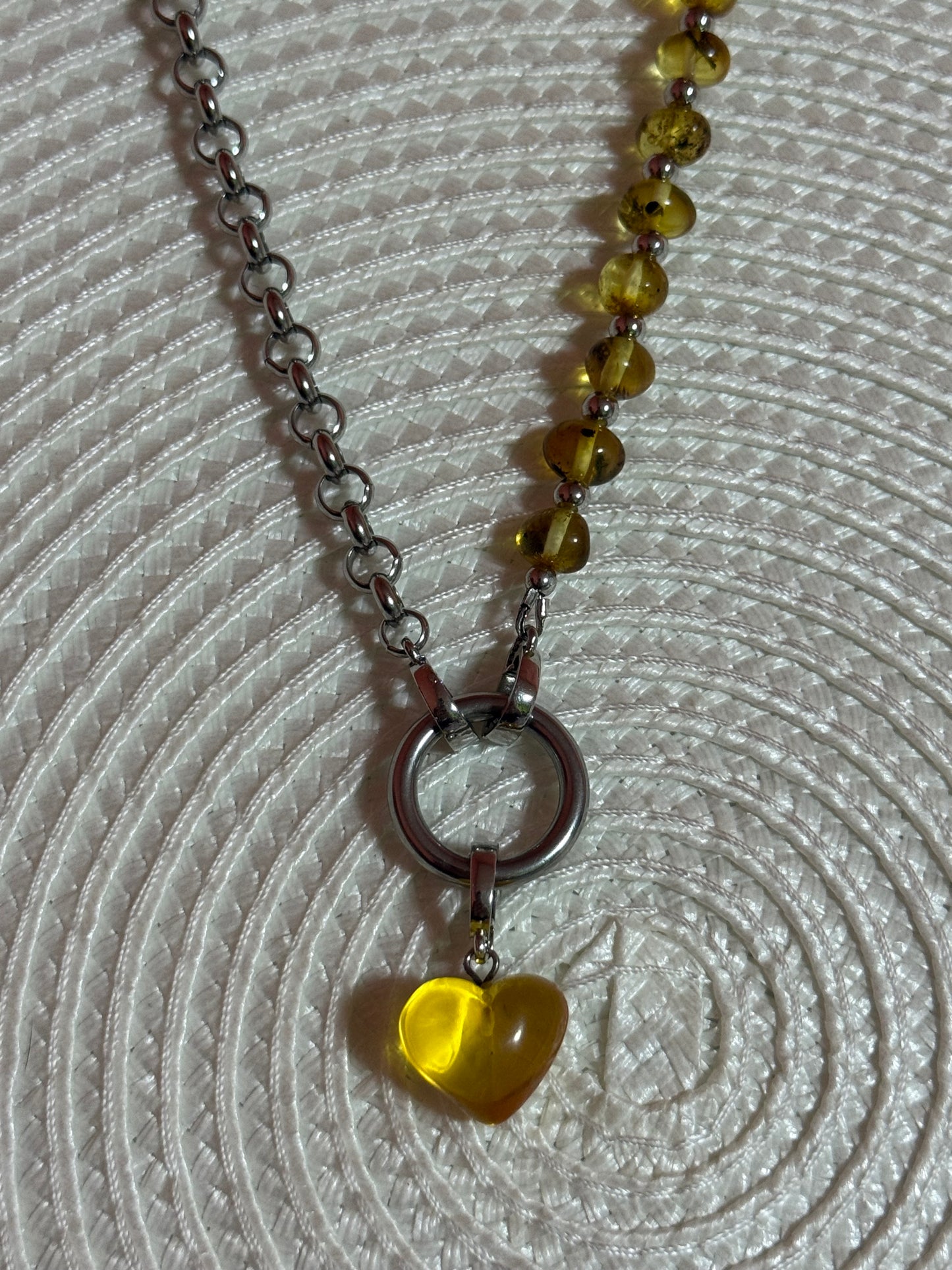 “Earth” grandinėlė