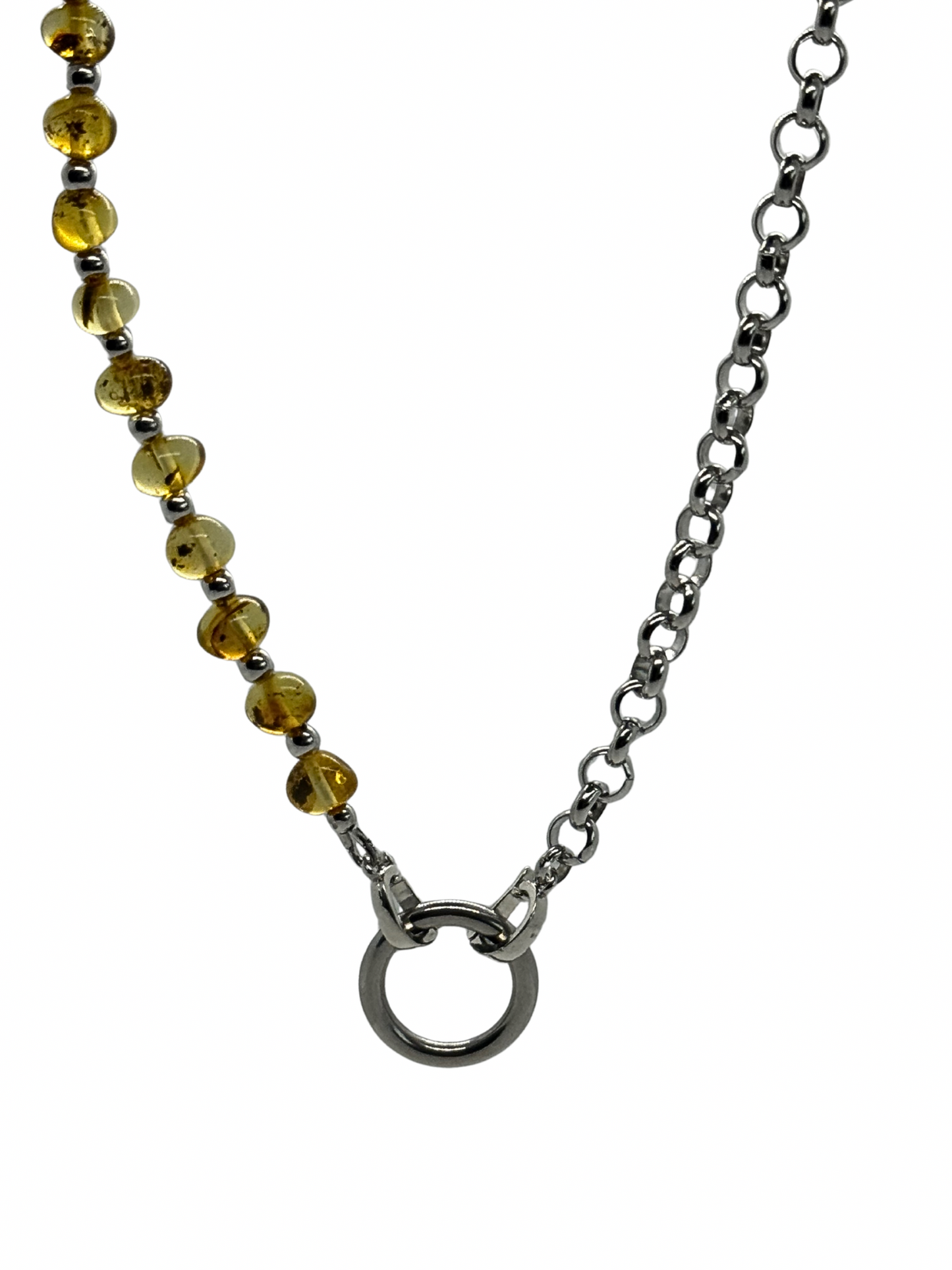 “Earth” grandinėlė