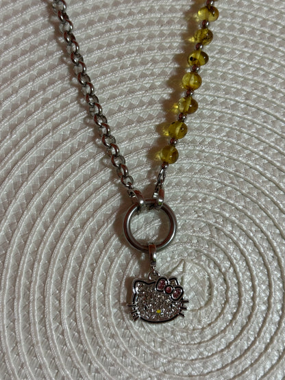 “Earth” grandinėlė