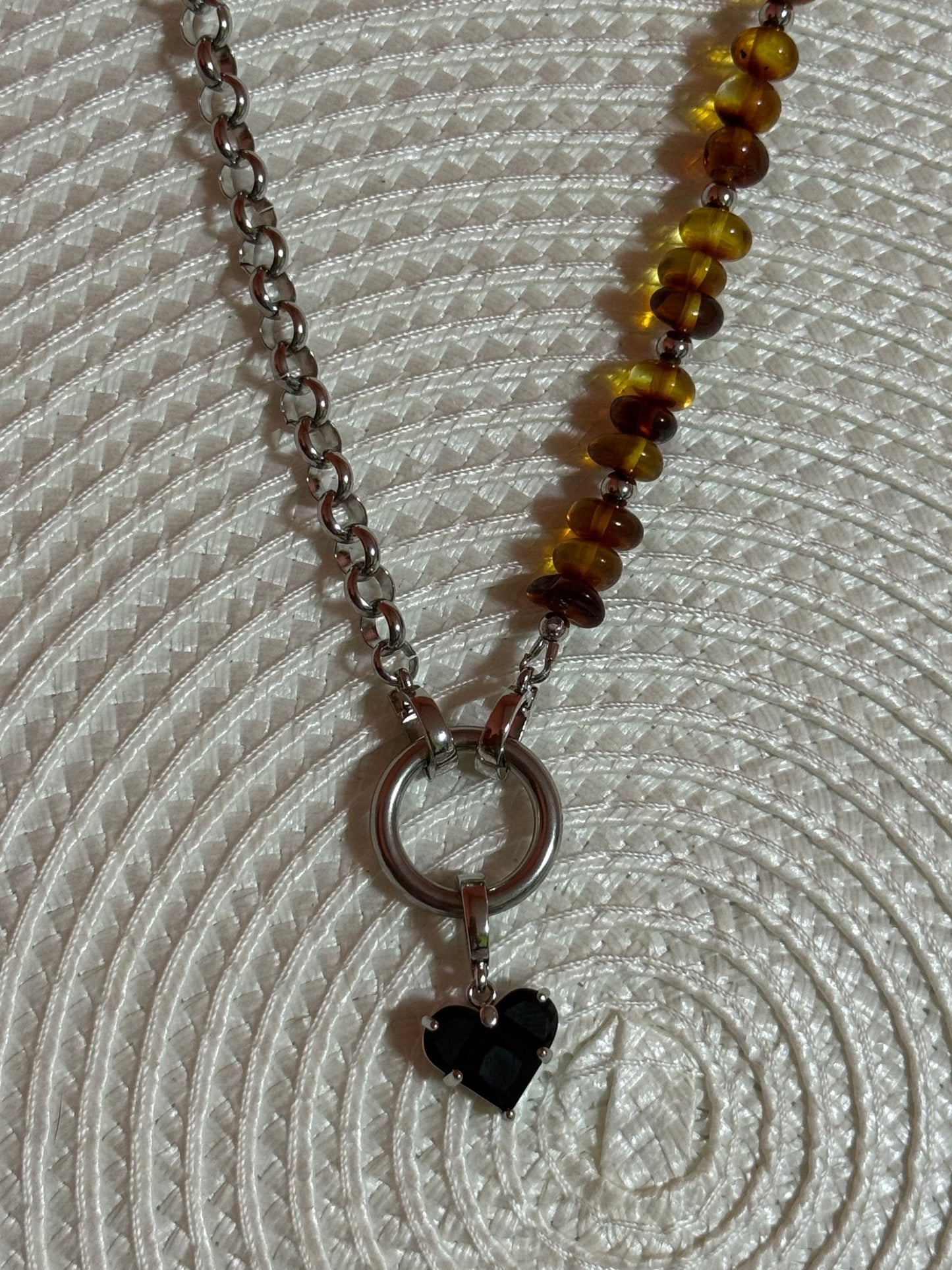 “Sand” grandinėlė